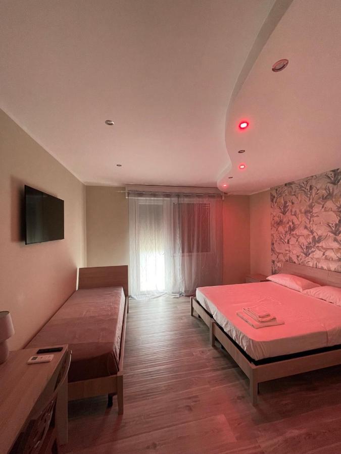 B&B New Paris & Suite Таранто Экстерьер фото