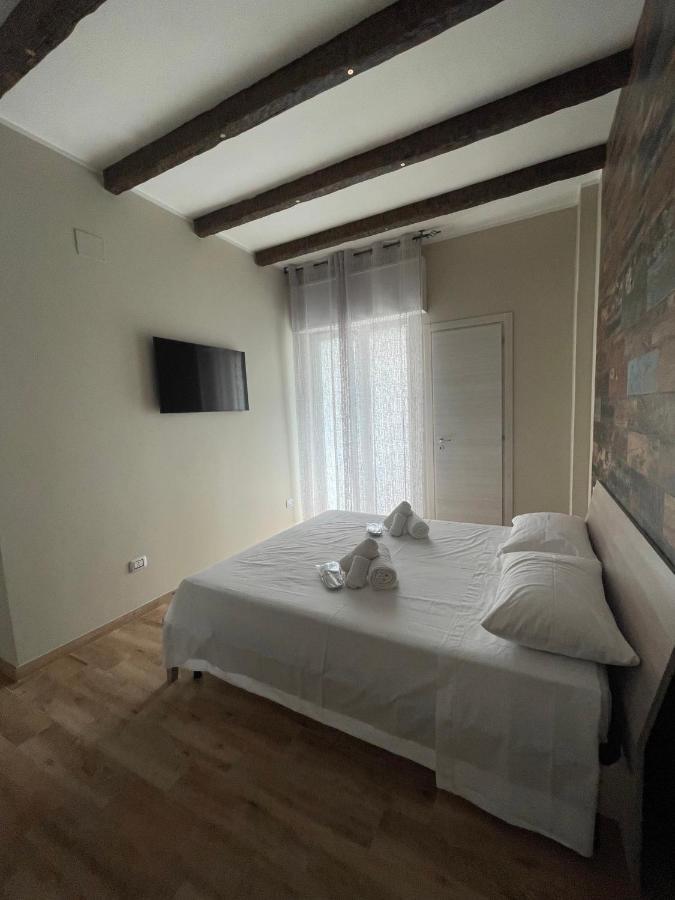 B&B New Paris & Suite Таранто Экстерьер фото