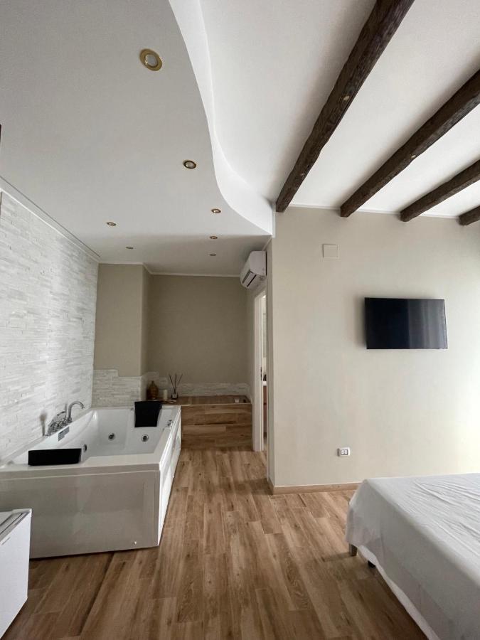 B&B New Paris & Suite Таранто Экстерьер фото
